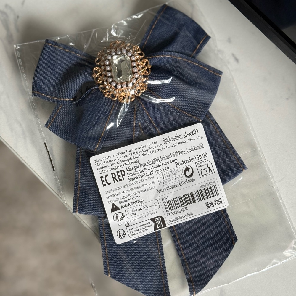 Elegant Blue Bow Brooch with Gold Accent - Picture 5 of 11